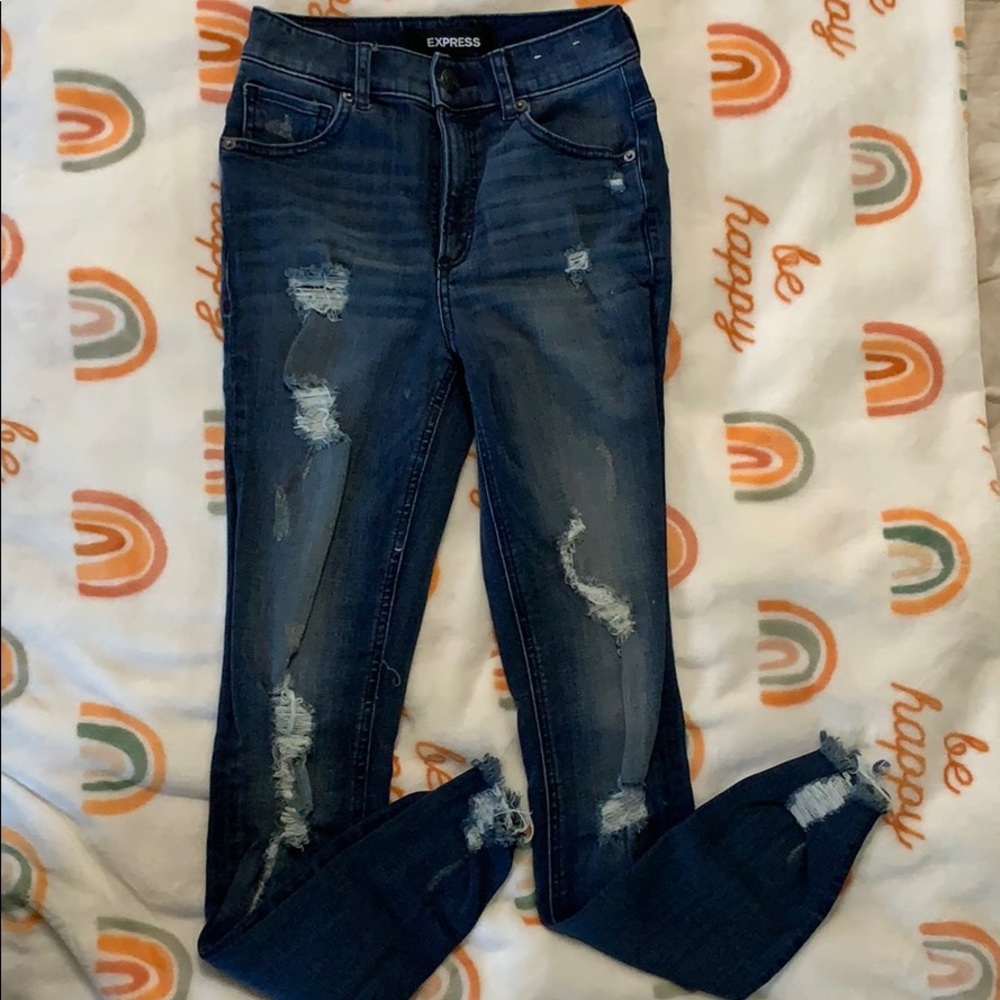 Express Denim Perfect Ankle Distressed Jean